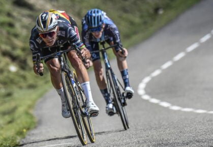 Remco Evenepoel bezig met afdalen