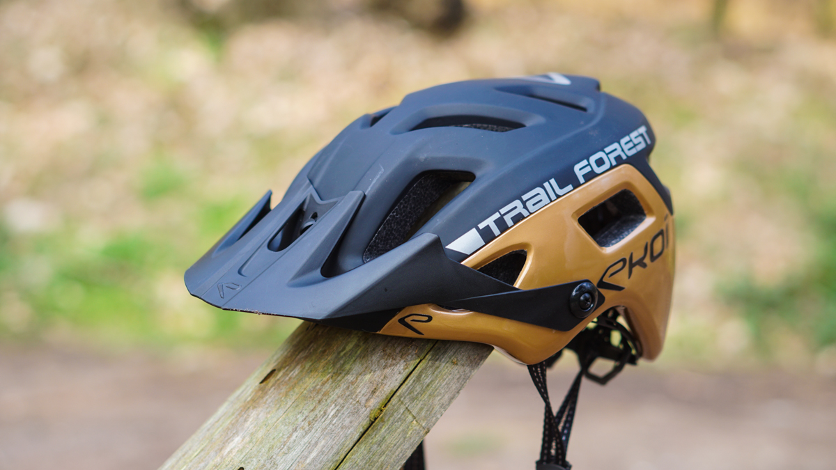 Karu Praten tegen Minnaar Getest: 11 mountainbike helmen | Fiets.nl - Race en MTB website
